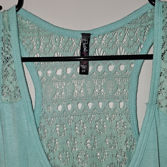 Women's Plus Size Tank Top - Picture 3 of 4